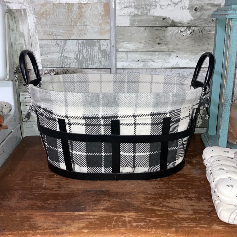 Metal basket with classic black and white Buffalo plaid liner. New, rarely used